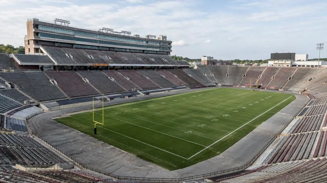 5 Most Memorable NFL Stadiums No Longer in Use