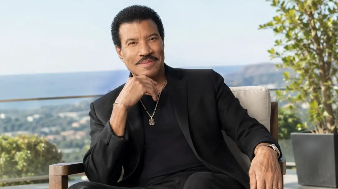 5 Weird Lionel Richie Facts You’re Dying To Know