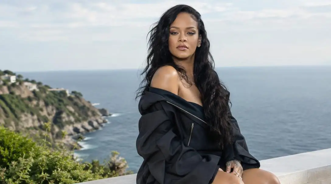 5 Weird Rihanna Facts You’re Dying To Know
