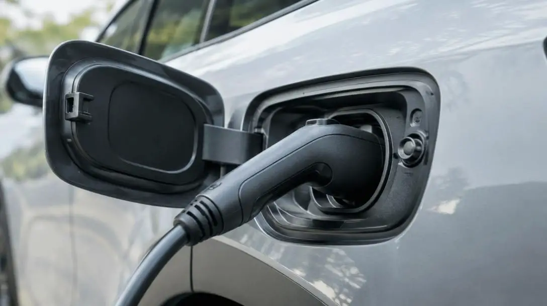 Exposing The Myths Behind Electric Cars